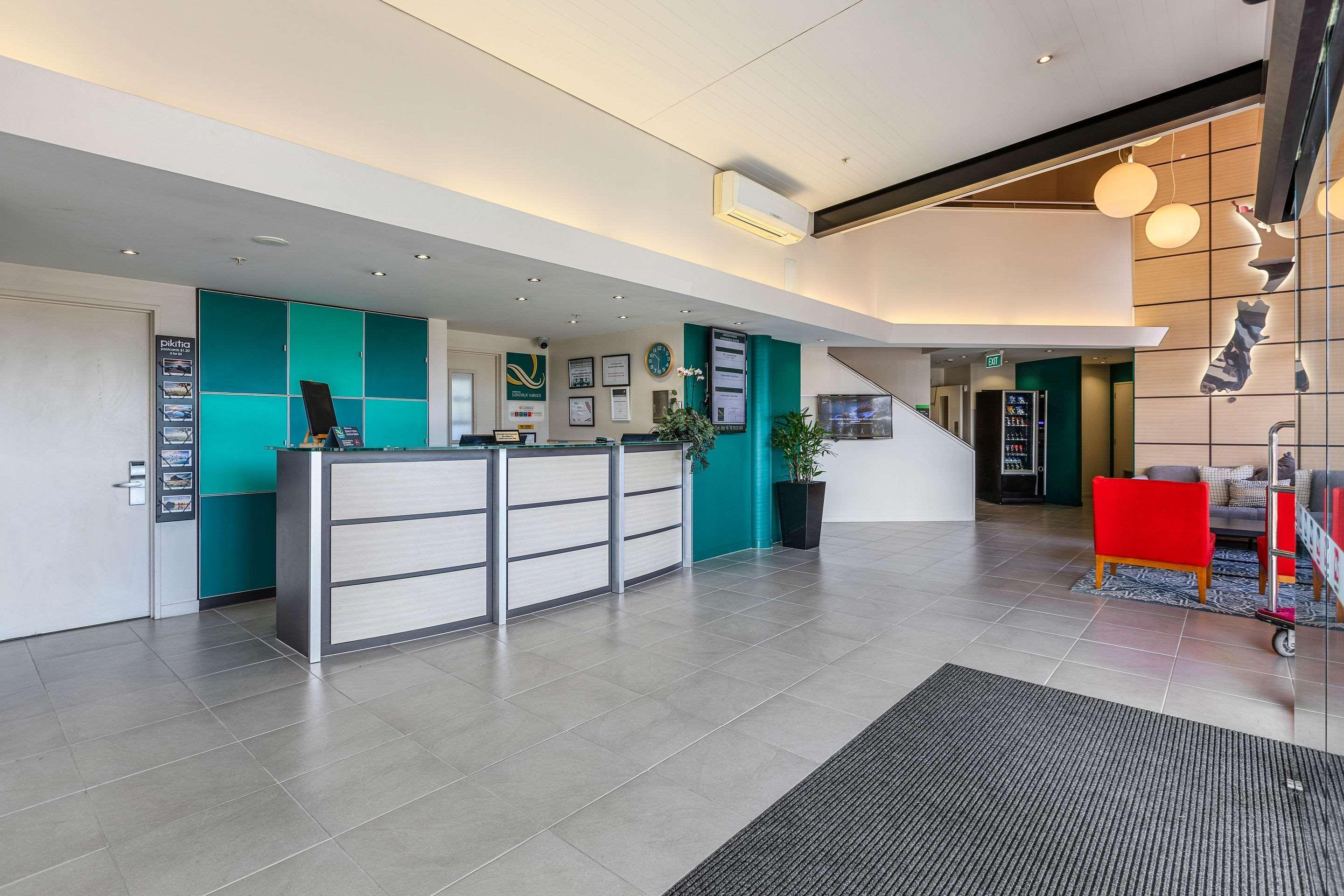 Quality Hotel Lincoln Green Auckland Exterior photo