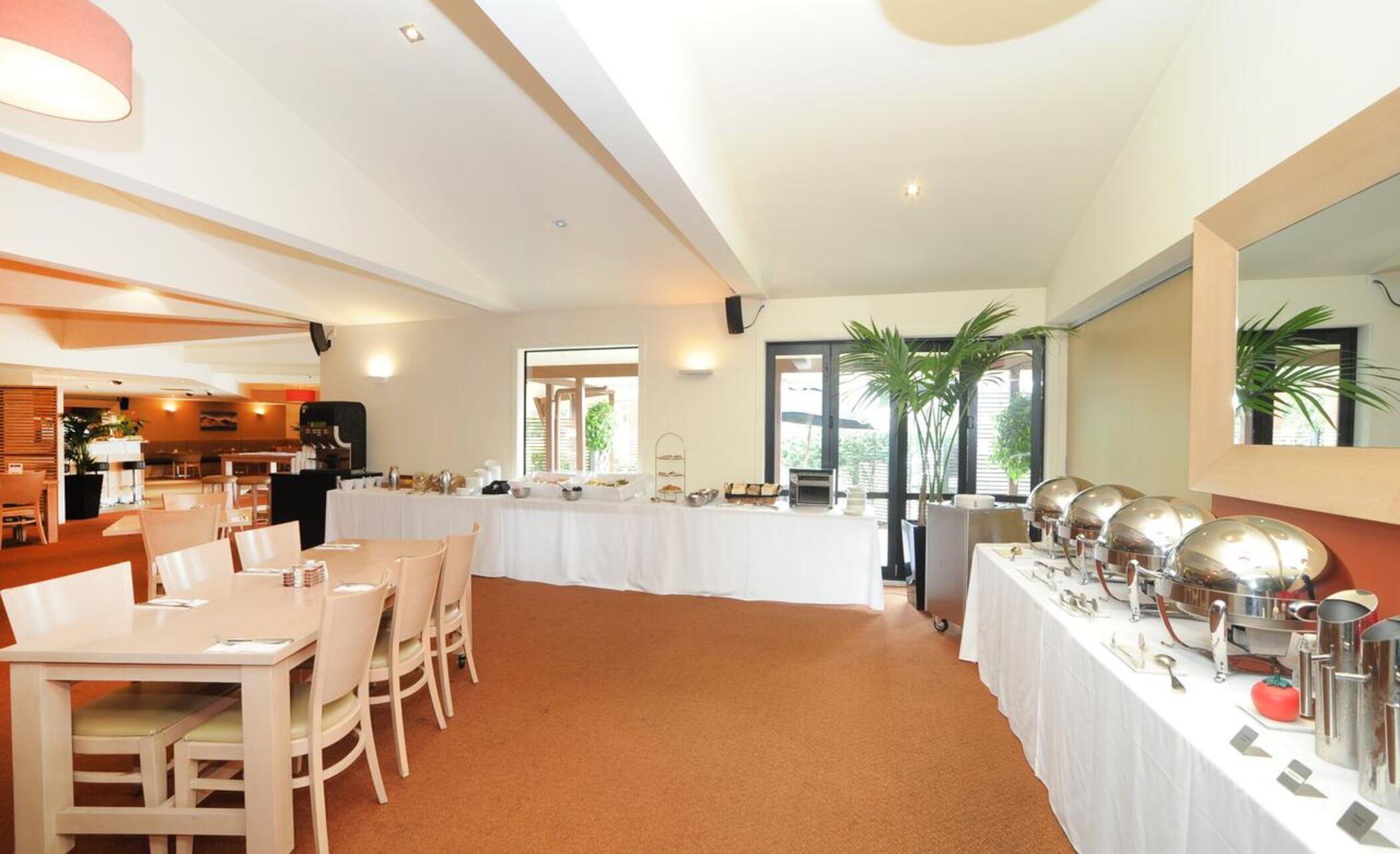 Quality Hotel Lincoln Green Auckland Exterior photo