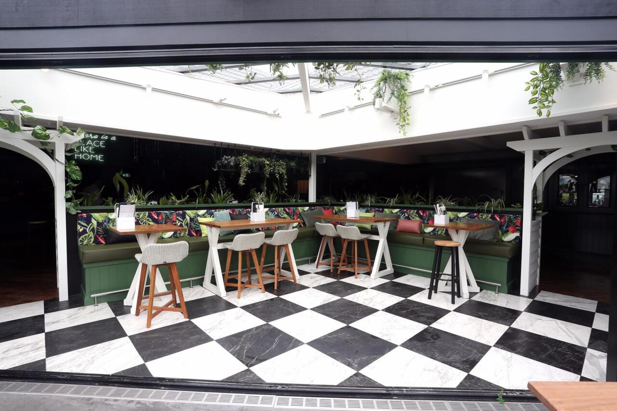 Quality Hotel Lincoln Green Auckland Exterior photo