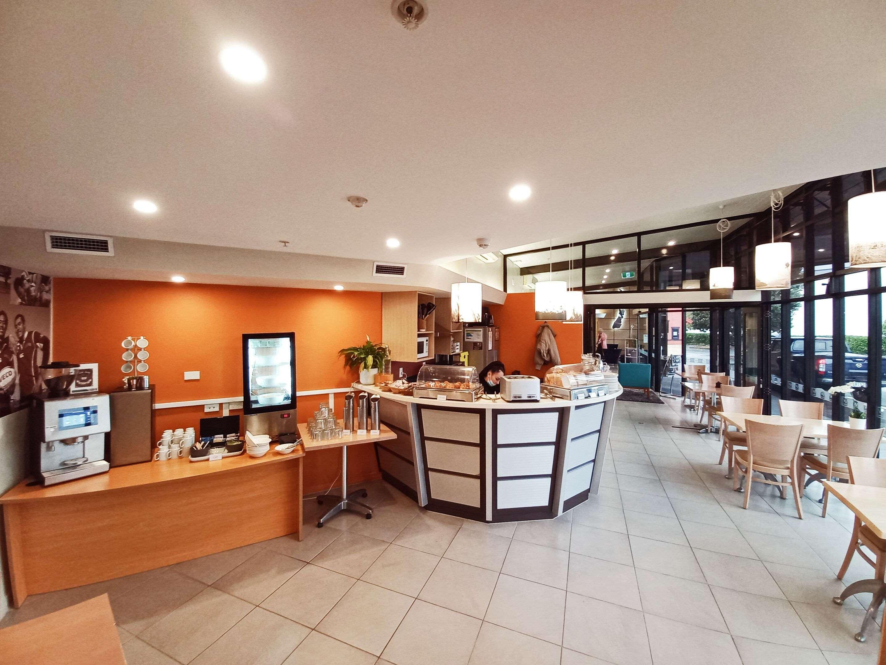 Quality Hotel Lincoln Green Auckland Exterior photo