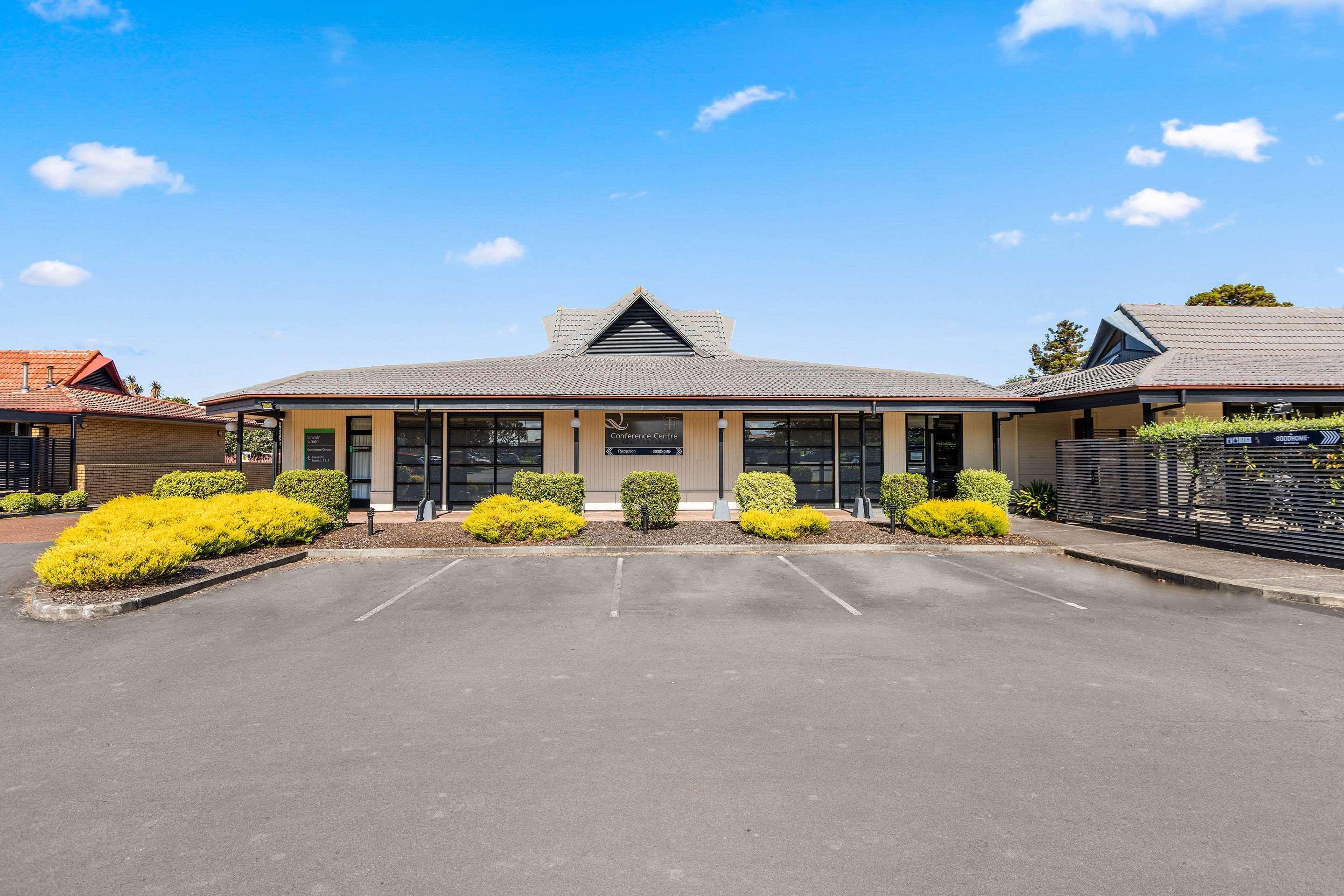 Quality Hotel Lincoln Green Auckland Exterior photo