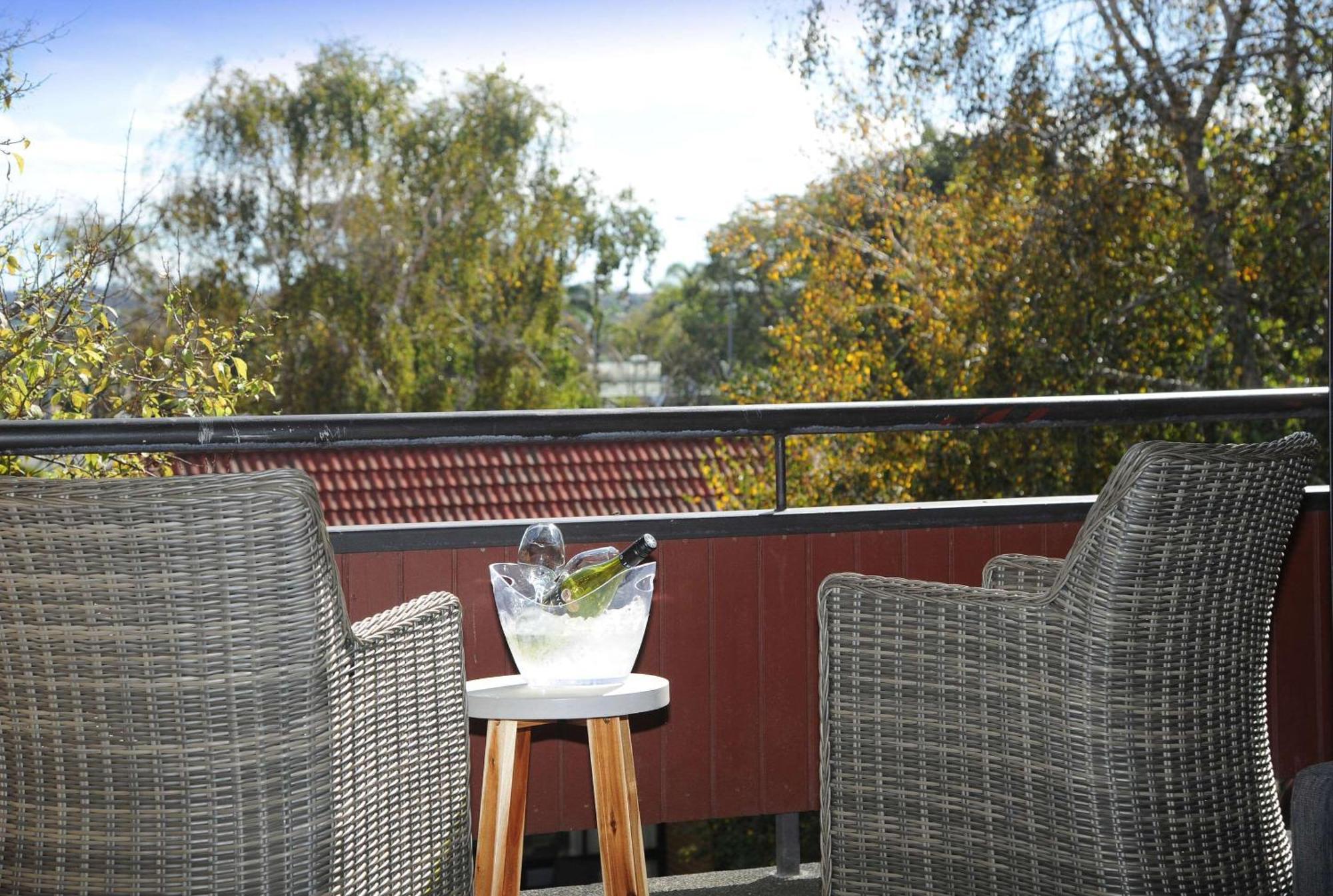 Quality Hotel Lincoln Green Auckland Exterior photo