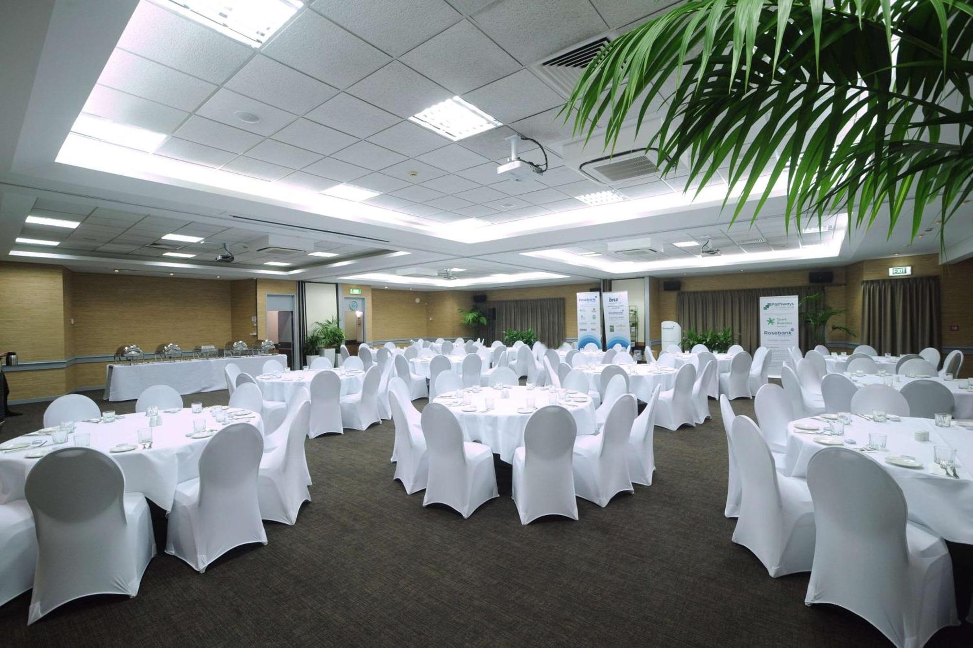 Quality Hotel Lincoln Green Auckland Exterior photo