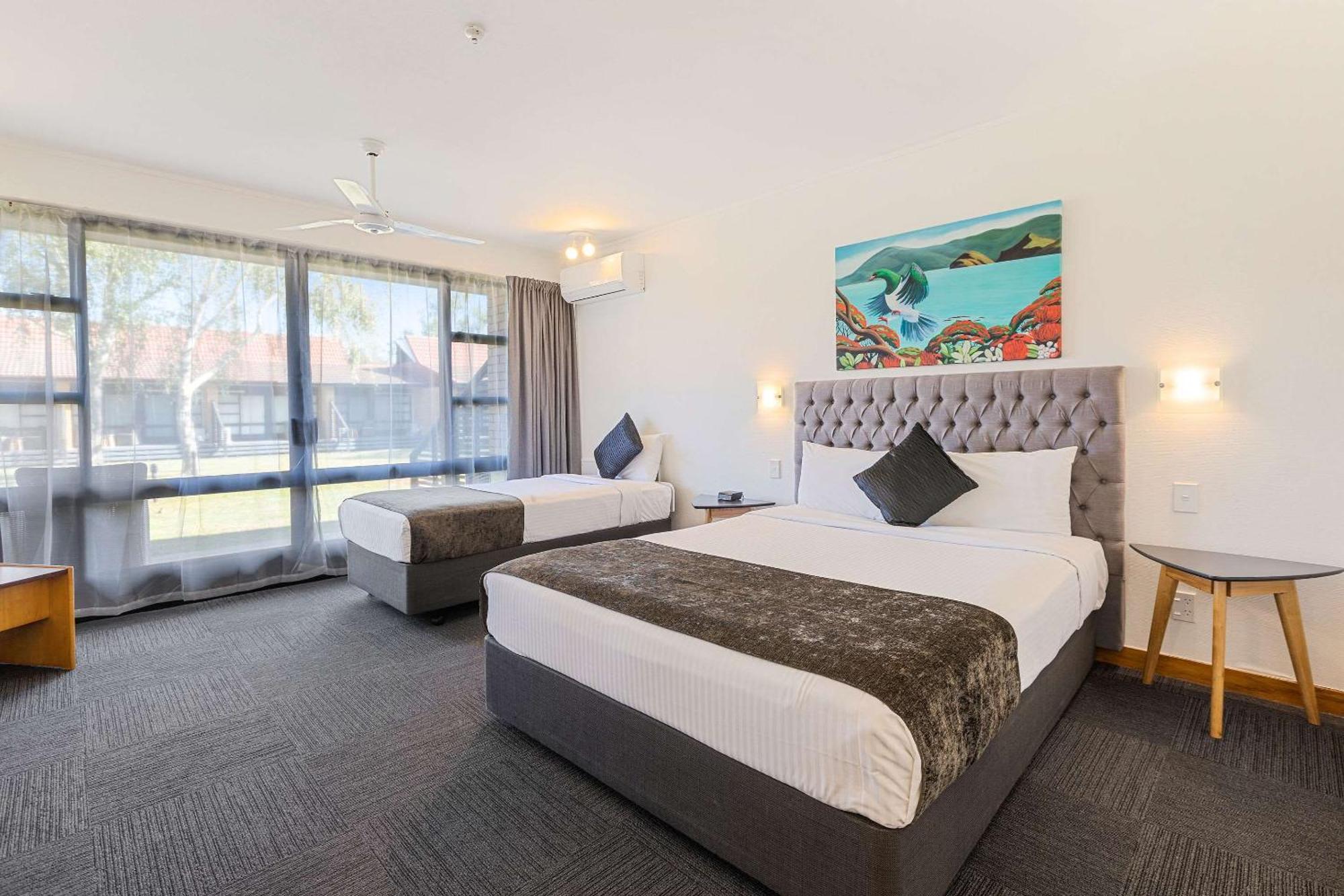 Quality Hotel Lincoln Green Auckland Exterior photo